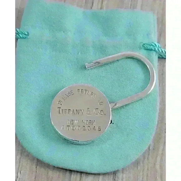 Tiffany & Co Vintage Sterling Silver Return to Tiffany Padlock Keyring - Picture 10 of 12